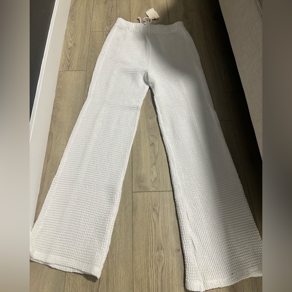 BRAND NEW ✨ Donni White Waffle Pants | Size: M - Picture 2 of 6